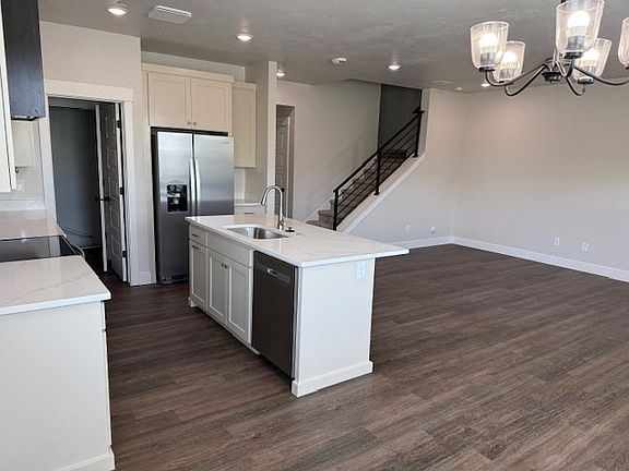 4th image of 823 E Sunnyside Rd #6