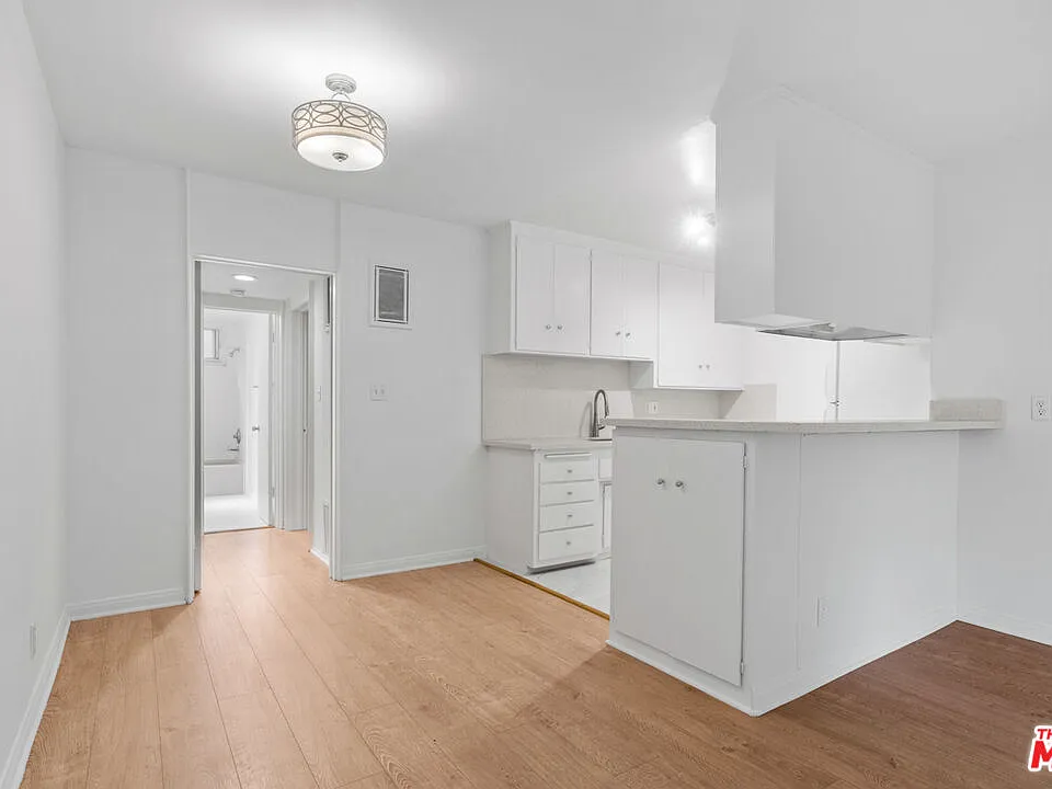 7712 Paseo Del Rey #4
