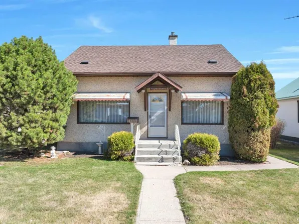 5004 S 55th Ave, Ponoka, AB T4J 1H3