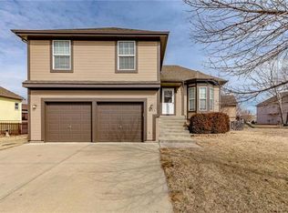 831 River Dr, Edwardsville, KS 66111