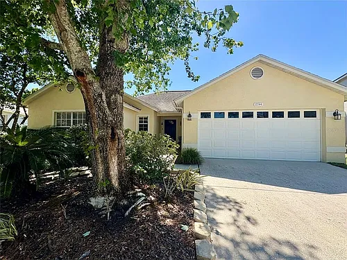 17744 Esprit Dr Photo 1