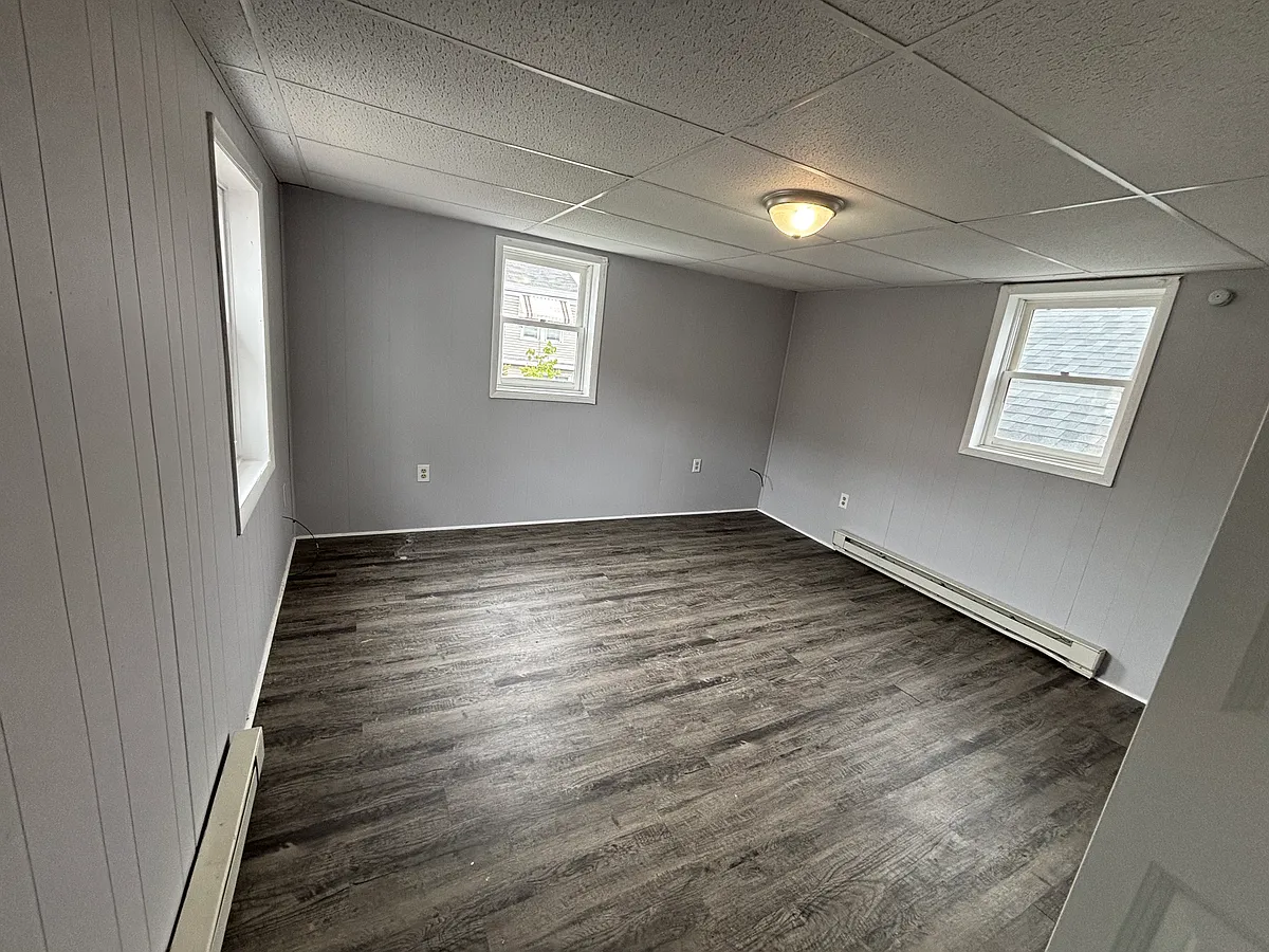 Building Photo - 52 W Ludlow St #7
