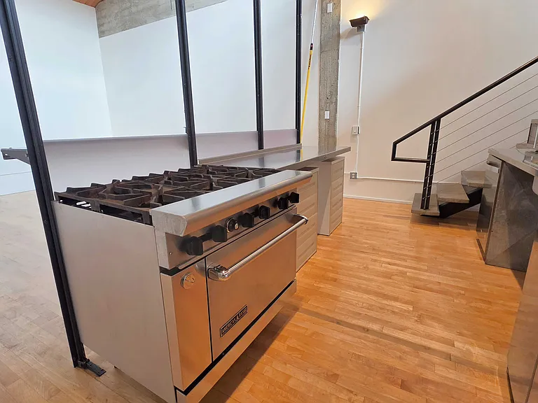245 5th St #313 — Photo 3