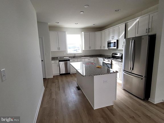 3rd image of 24486 Chianti Ln #S18