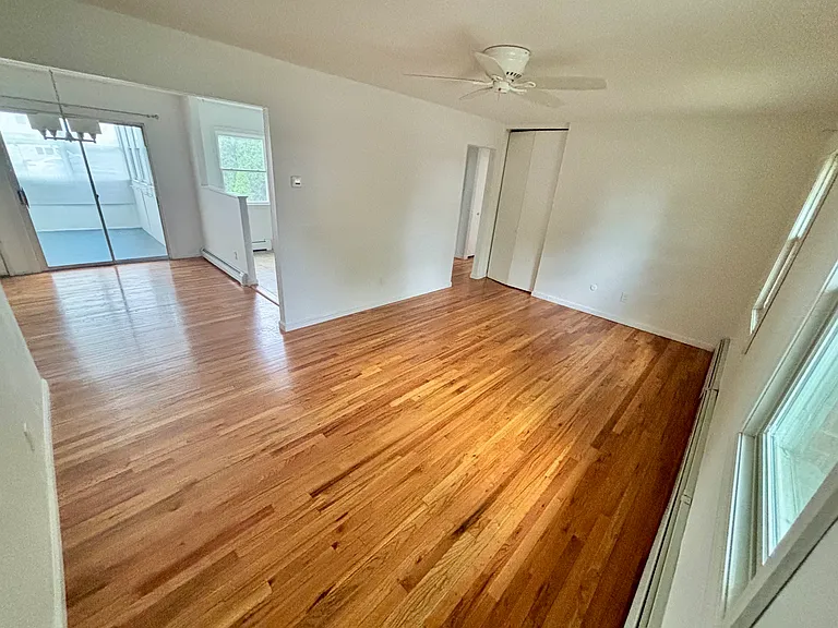 4 Fairview Dr #2 — Photo 3