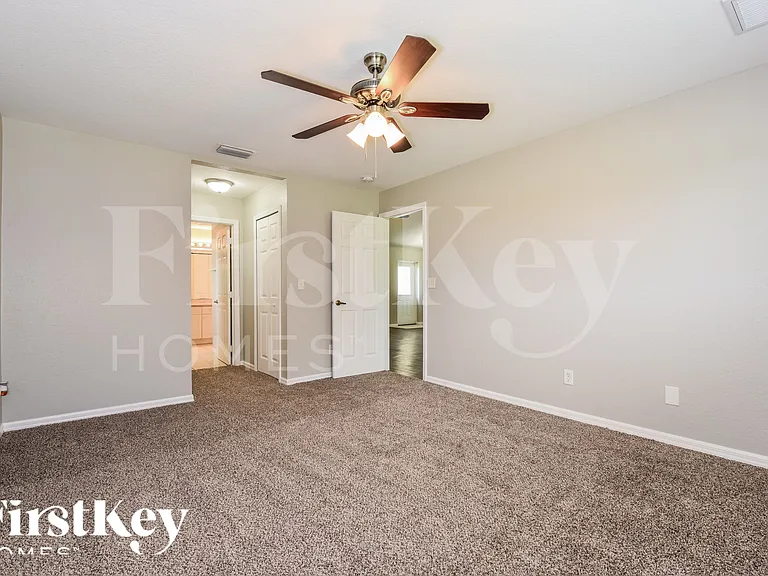 3619 NW 41st Ln — Photo 13