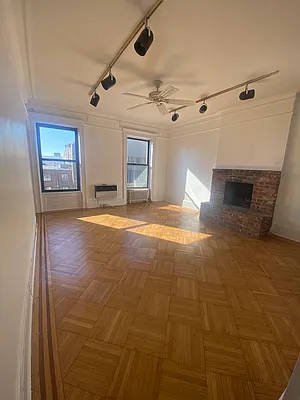 Rented by Standard Living Realty Inc | media 2