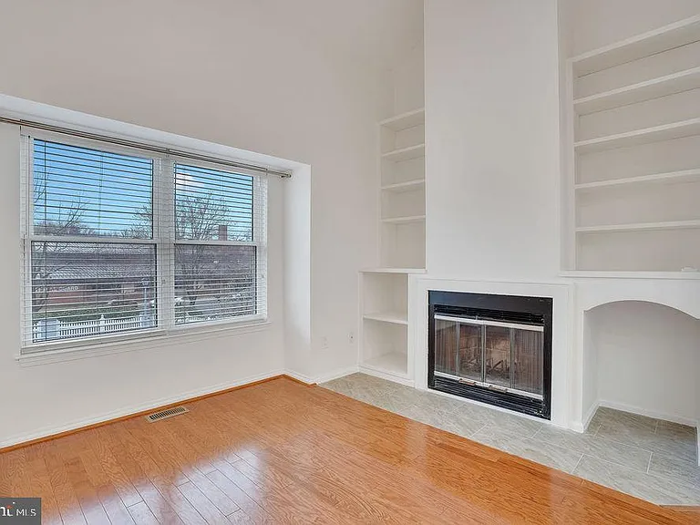 111 Park Pl — Photo 7