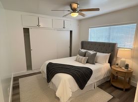 2002 Vineyard Ave. - #2