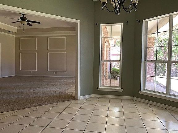 4th image of 108 Middlefield Dr