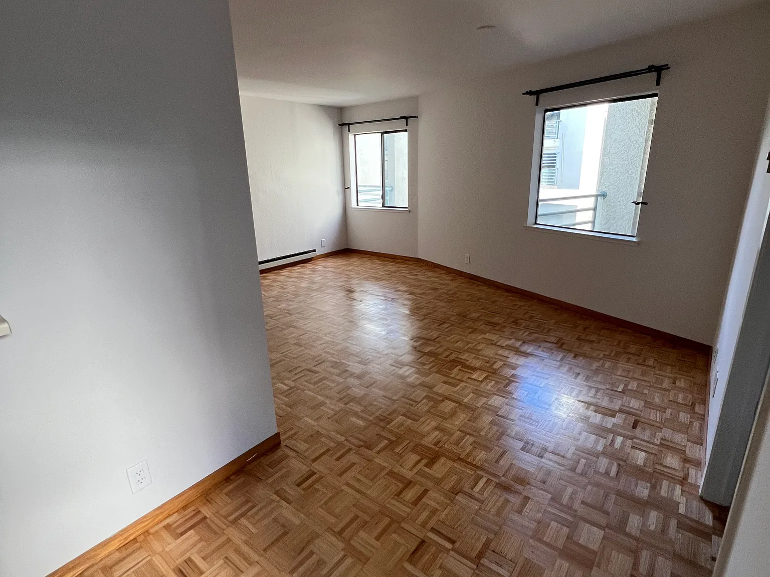 320 Peninsula Ave — Photo 2