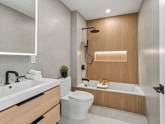5th image of 371 Hawthorne St #1