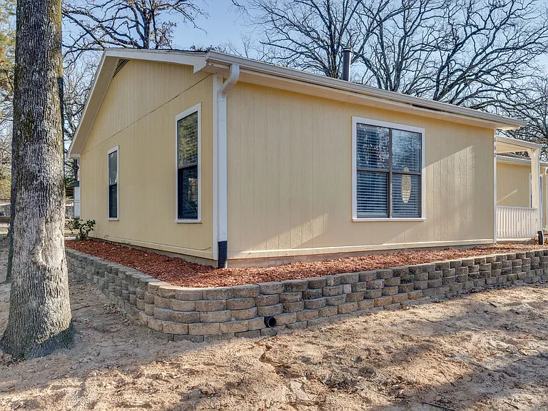 157 Harbor Dr — Photo 3