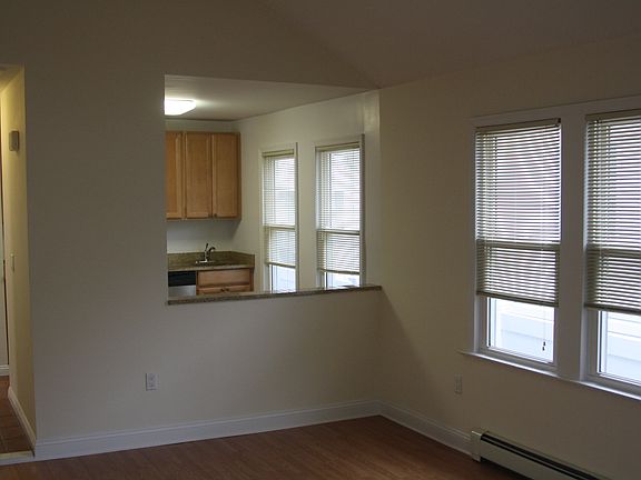 5th image of 77 Indiana Ave