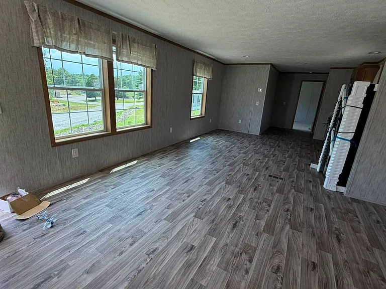 285 Brian Ln — Photo 4
