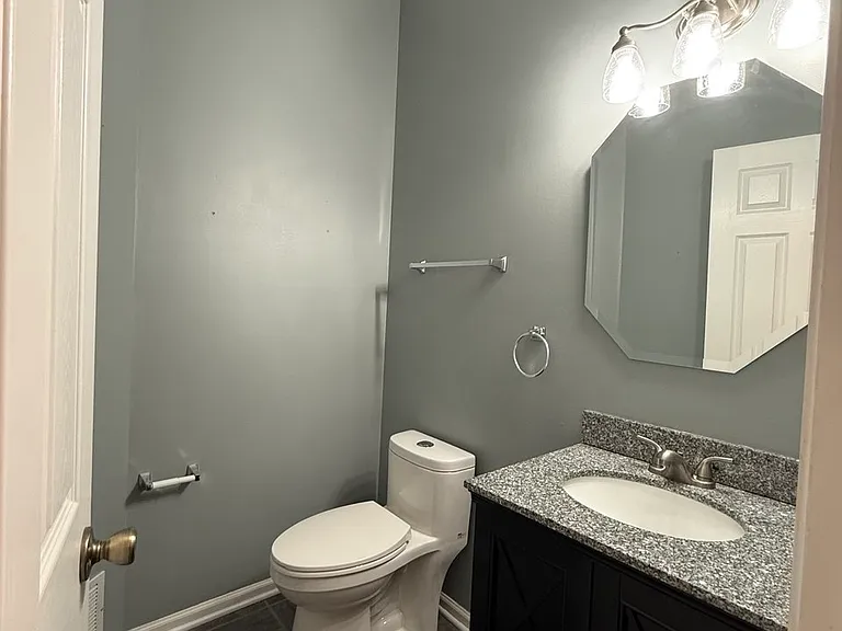 2950 Rutland Cir #O — Photo 9