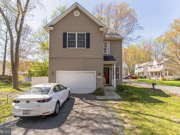 6318 Linden St, Shady Side, MD 20764