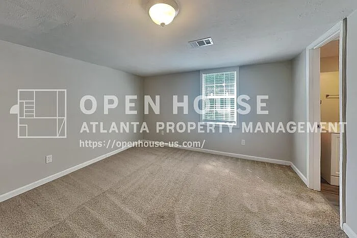 1395 Chalet Cir — Photo 17