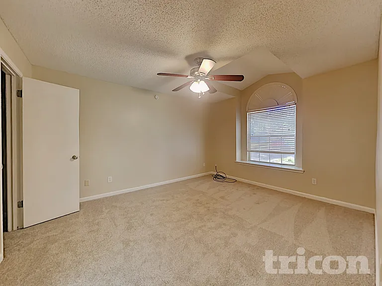 1293 Munson Cove Dr — Photo 7