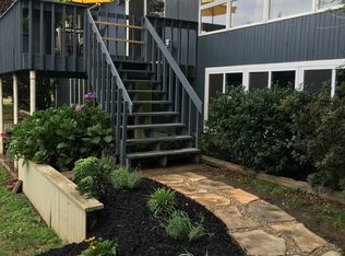 15 J H Dwyer Dr, Middletown, RI 02842