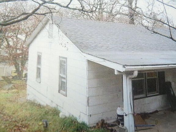 5th image of 1002 Hearrell Street