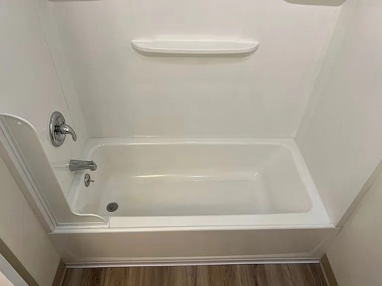 2 Bedroom 1 Bathroom Duplex in Springfield — Photo 10