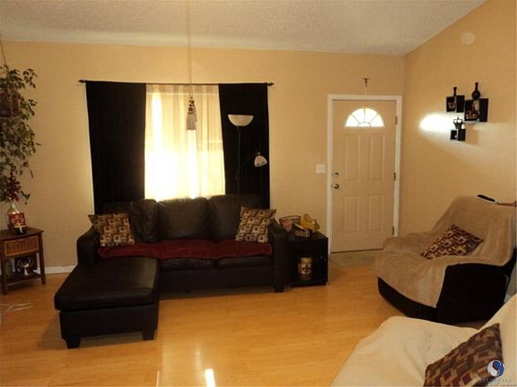 3rd image of 1502 Grenadillo St