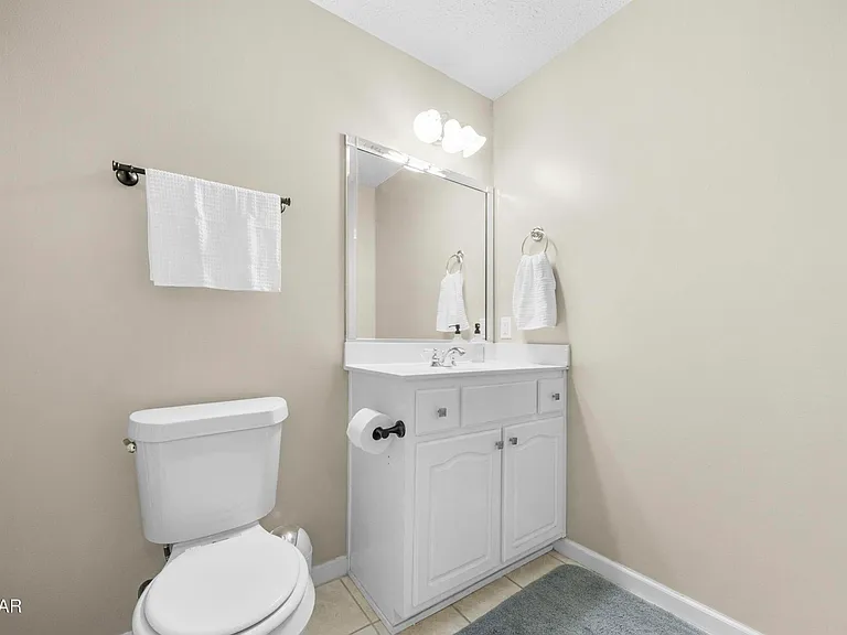 1720 Everitt Ave — Photo 8