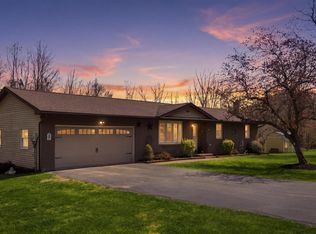 37 Blue Moon Ln, Honesdale, PA 18431