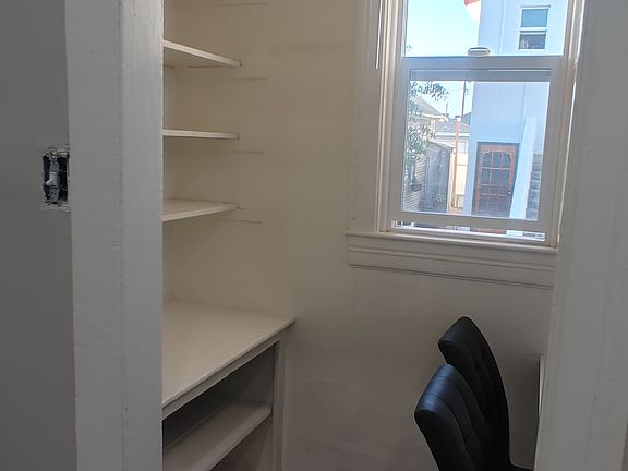 5th image of 330 W 10th St