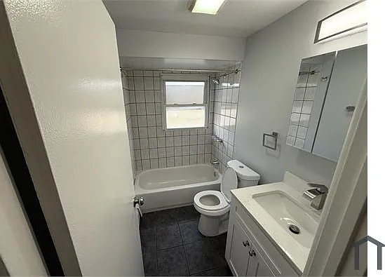 10769 S Pulaski Rd #4 — Photo 3