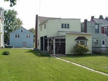 2nd image of 207 S Franklin St