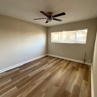 Altadena Manor Apartments — Photo 16