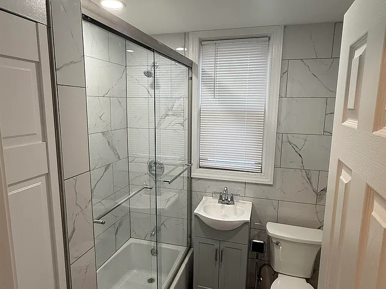 40 E 4th St #2 — Photo 14