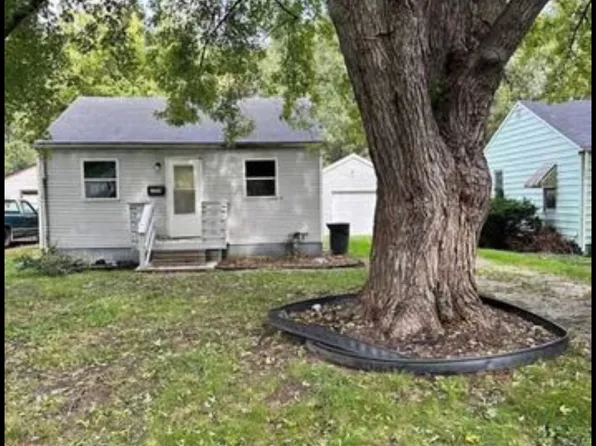 1624 E Division St, Decatur, IL 62526