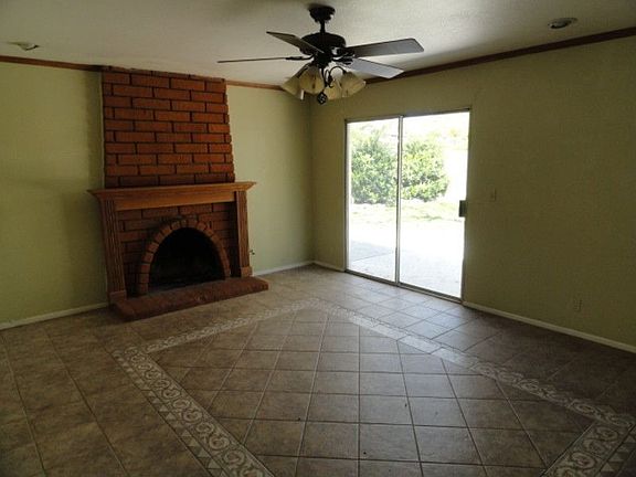 4th image of 41700 Whittier Ave