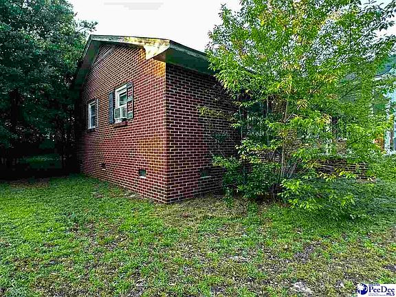 3rd image of 1520 Harley Cir