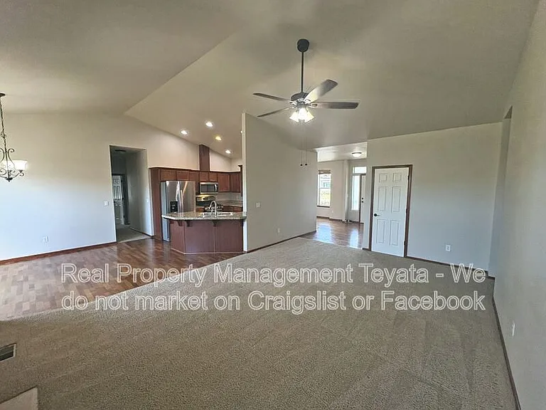 4884 Dory Ct — Photo 2