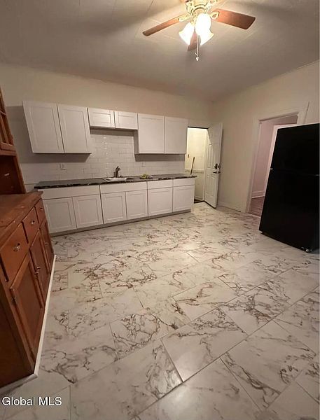 3rd image of 28 Pulaski Street