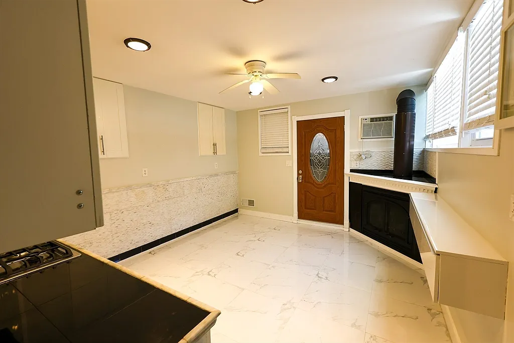 1 bed, 1.0 bath, 400 sqft, $2,350 — Photo 2