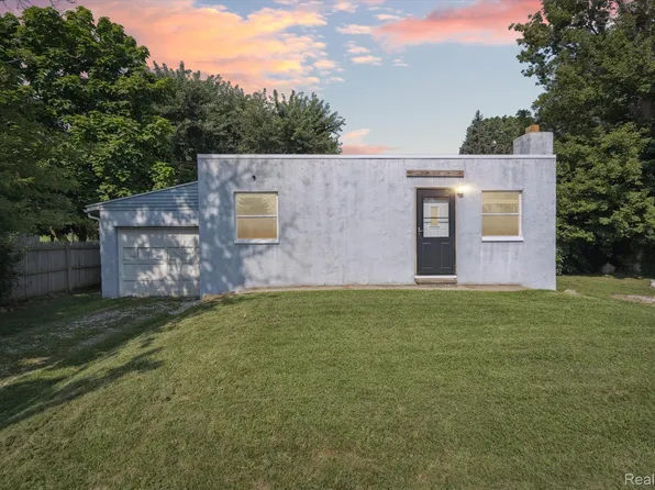 3039 Meridian Rd, Okemos, MI 48864