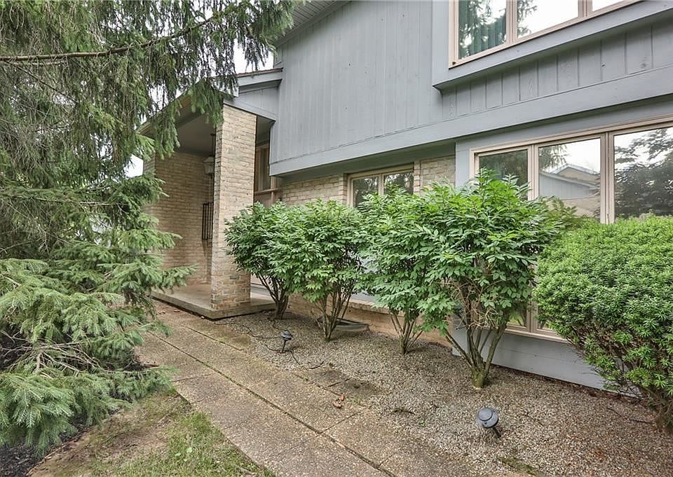 1st image of 15 Tobey Ct #4