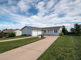 2150 Yorktown Rd, Dubuque, IA 52002