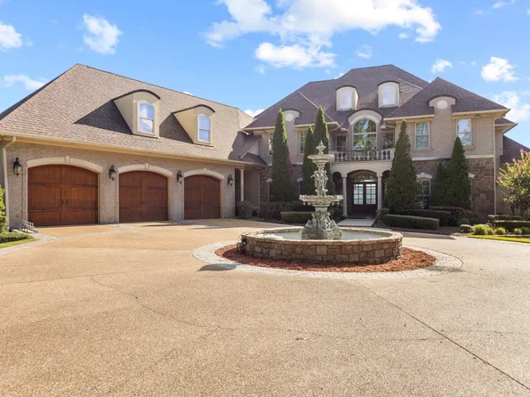 6600 Kensington Dr, Benton, AR 72019