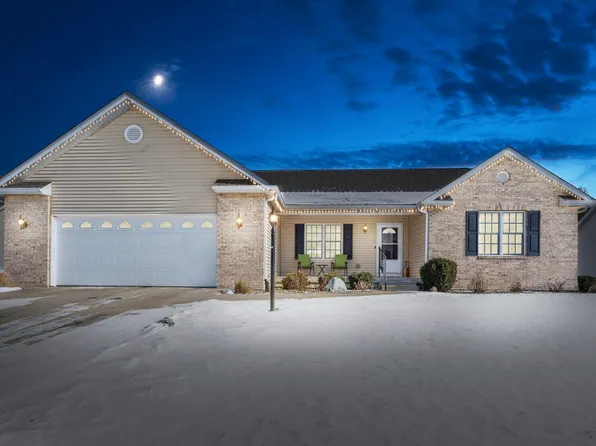 5766 Boxwood Dr E, South Bend, IN 46614