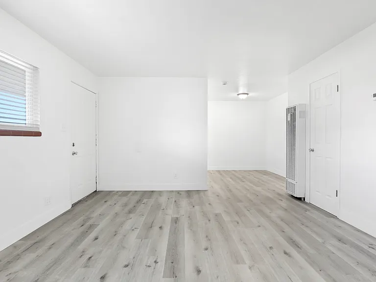 Shelfield Apartments — Photo 7