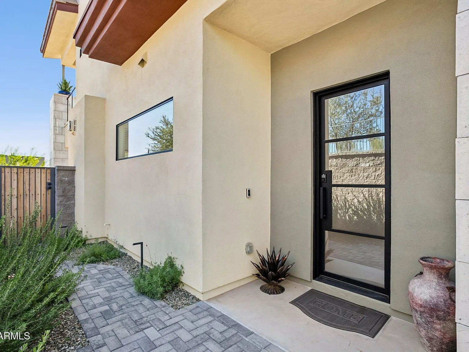 3 bed, 3.5 bath, 2191 sqft, $5,200 — Photo 4