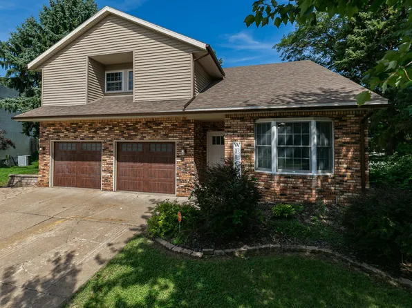 1122 W 59th St, Davenport, IA 52806