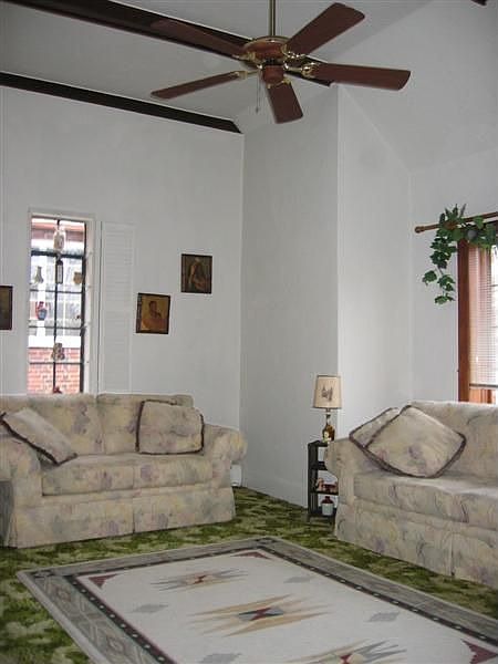 LR w 12'Ceiling