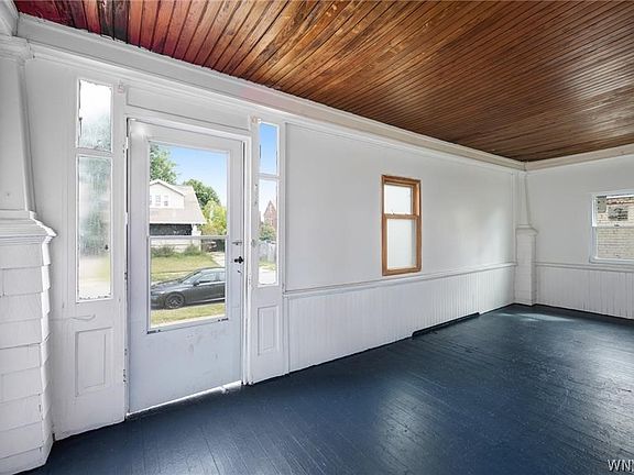 4th image of 307 Berkshire Ave